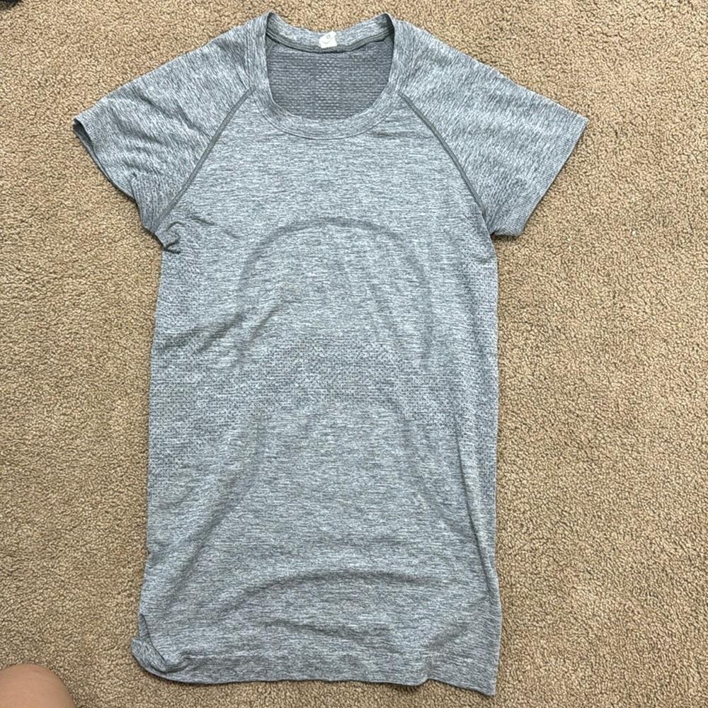 lululemon swiftly tech short sleeve sz 4